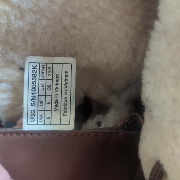 UGG MEN`S BUTTE WINTER BOOT - Picture 3 of 4